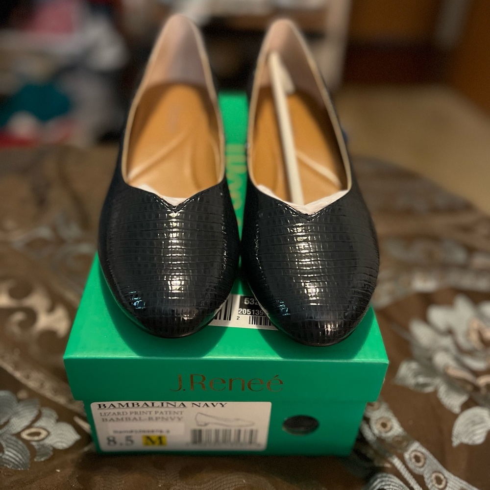 J Renee’ Lizard Print Patent Leather low heel pumps
